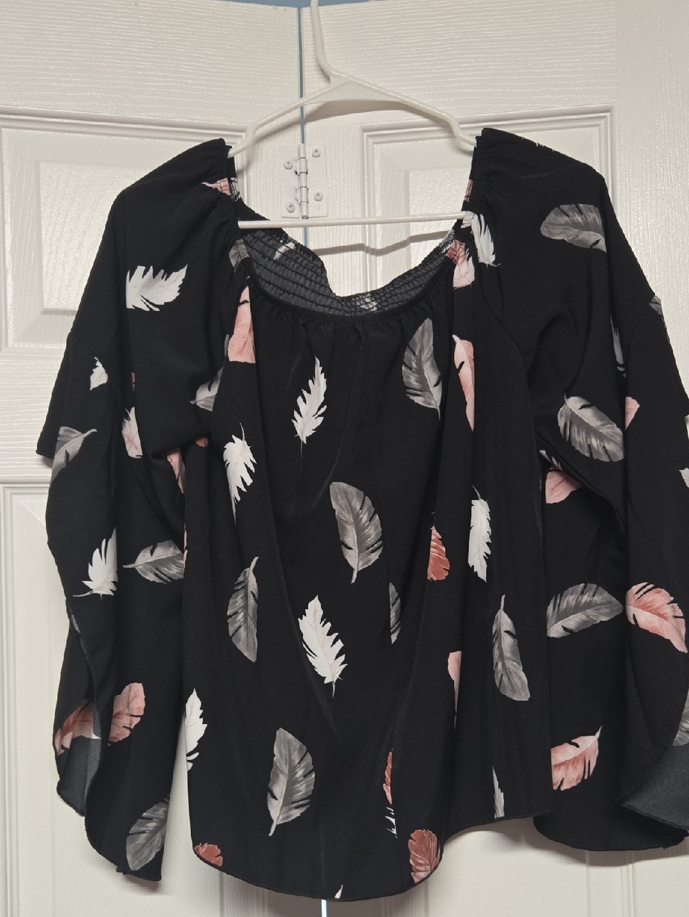 Black Feather-Print Women's Peasant Top - Pink & Gray Feathers